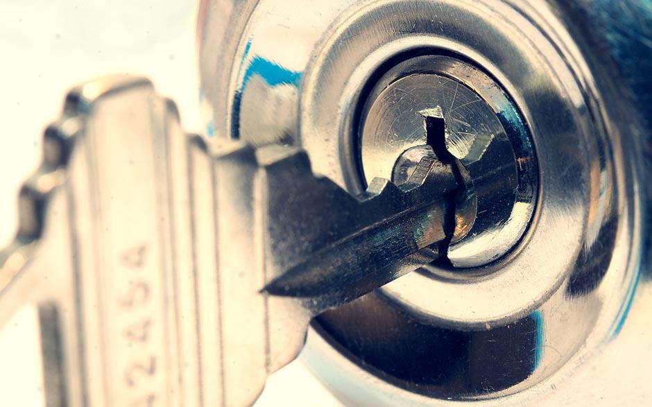 changer une serrure de porte Le Perchay